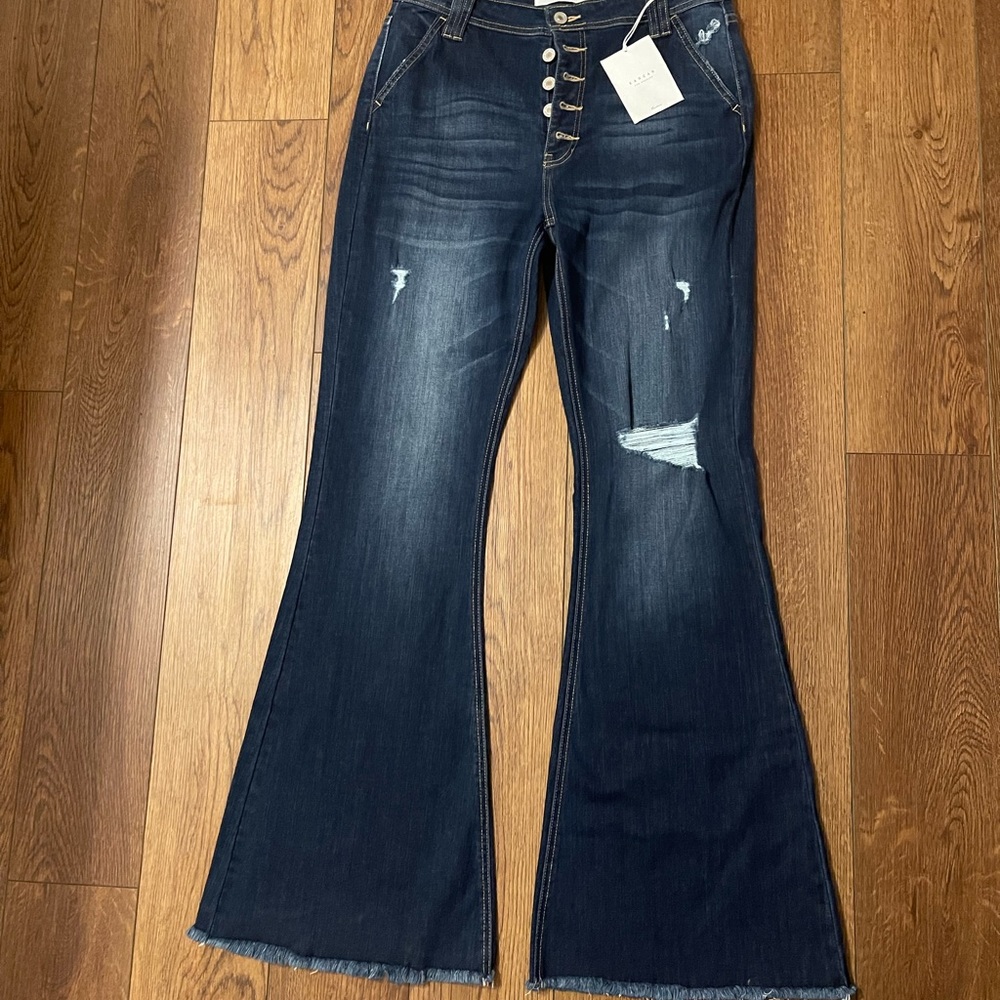 KanCan Size 11 NWT